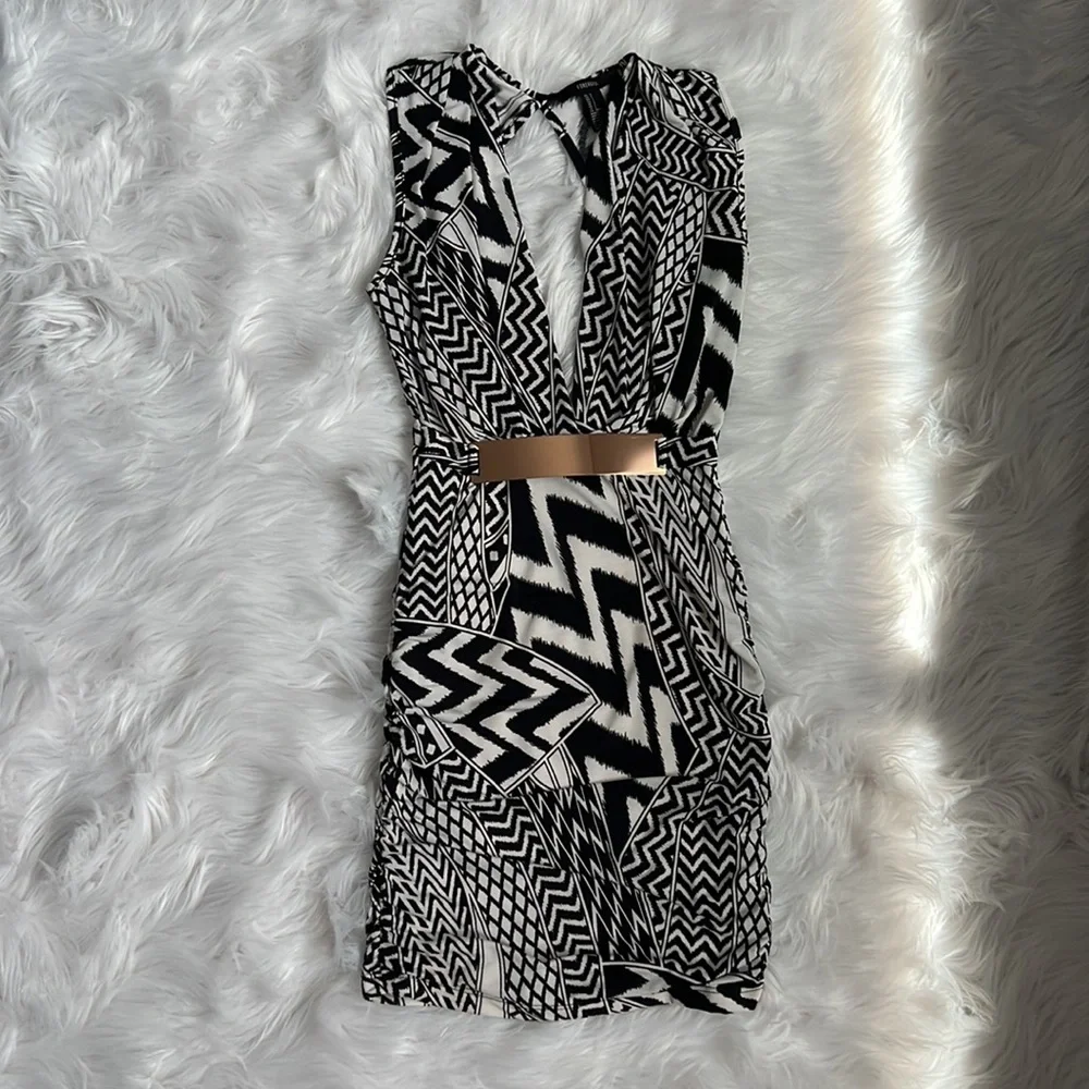💜Forever 21💜 Deep V Cut Front/Back - Dress - Picture 3 of 4